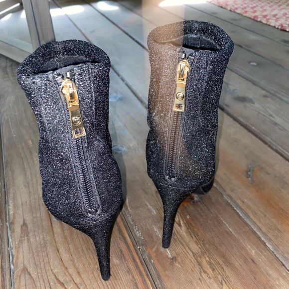 Sparkly peep toe GUESS heeled boots - Picture 2 of 4
